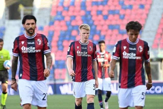 库里空砍60分吹杨35+6 老鹰加时险胜勇士4连胜